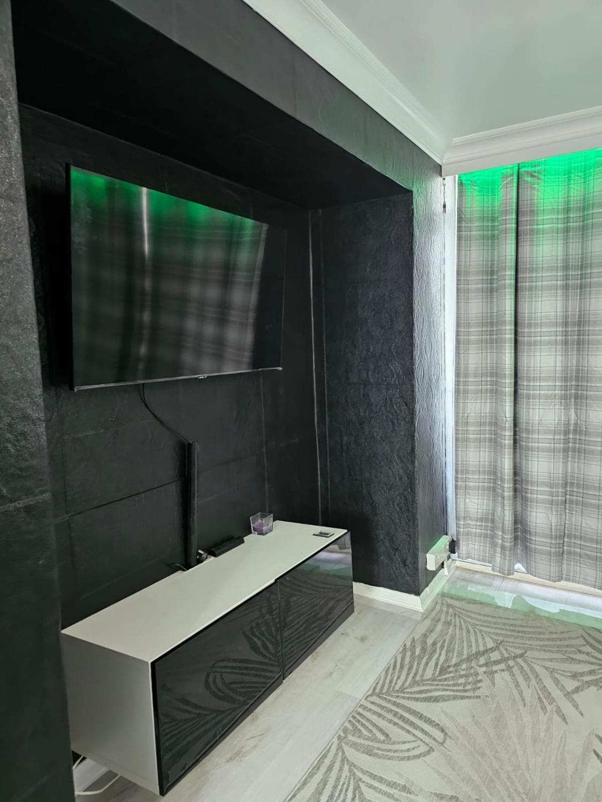 Holiday Apartment Лондон Екстер'єр фото